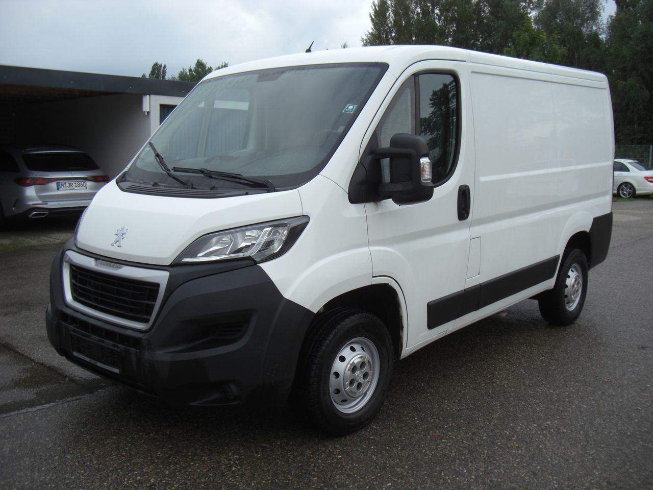 Peugeot BOXER 2,0 KURZ/NIEDRIG - Små varebil: billede 1 Peugeot BOXER 2,0 KURZ/NIEDRIG - Små varebil: billede 1