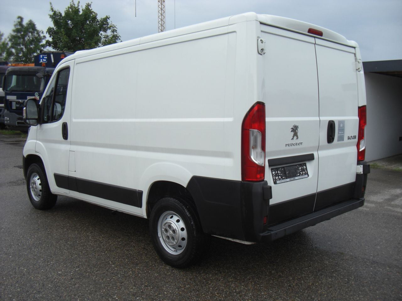 Peugeot BOXER 2,0 KURZ/NIEDRIG - Små varebil: billede 4 Peugeot BOXER 2,0 KURZ/NIEDRIG - Små varebil: billede 4