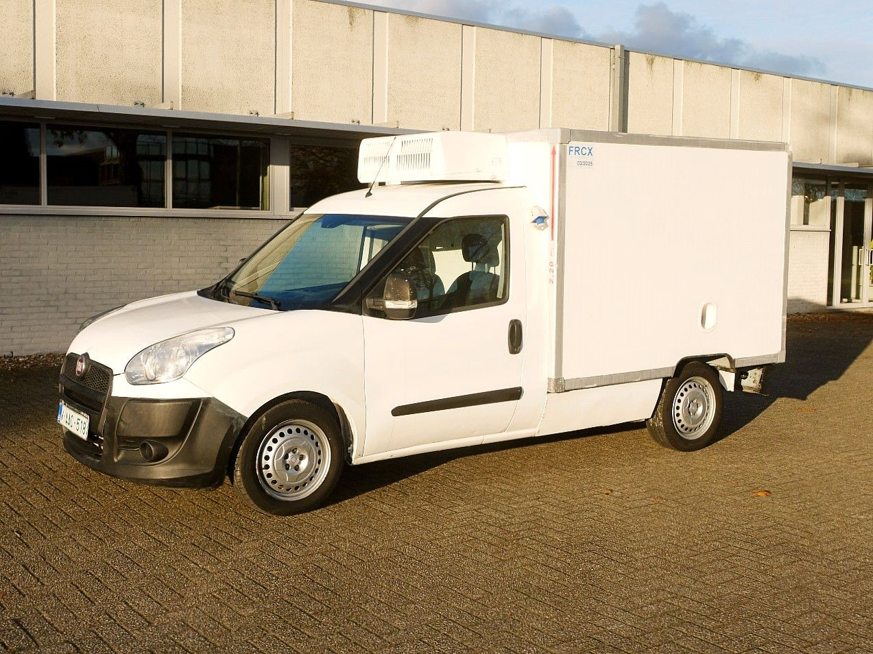 Fiat DOBLO 1.6 KUHLKOFFER CARRIER XARIOS -20 / AIRCO - Kølebil: billede 5 Fiat DOBLO 1.6 KUHLKOFFER CARRIER XARIOS -20 / AIRCO - Kølebil: billede 5