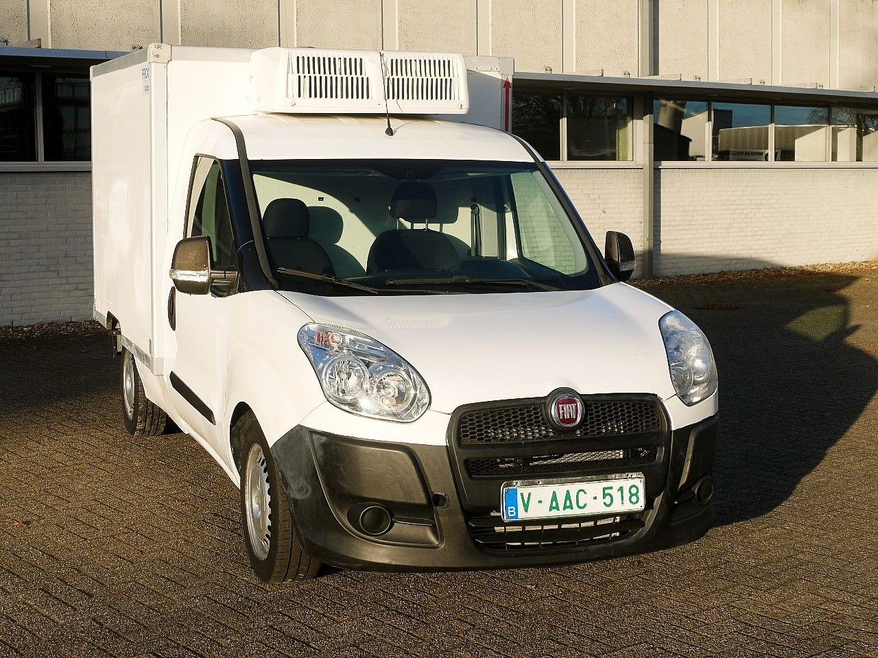 Fiat DOBLO 1.6 KUHLKOFFER CARRIER XARIOS -20 / AIRCO - Kølebil: billede 1 Fiat DOBLO 1.6 KUHLKOFFER CARRIER XARIOS -20 / AIRCO - Kølebil: billede 1