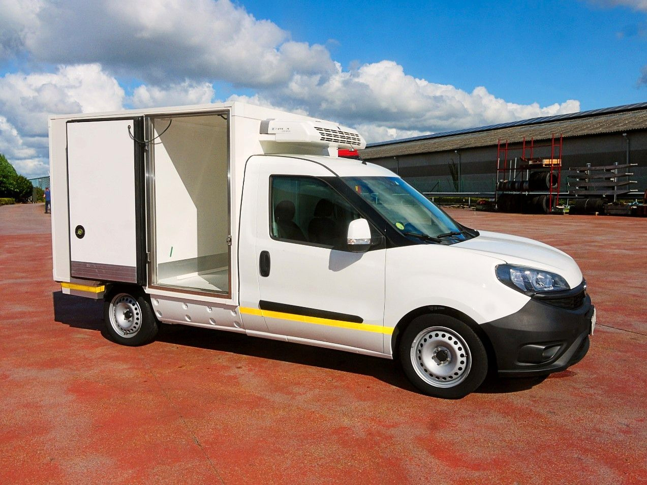 Fiat DOBLO 1.6 KUHLKOFFER THERMOKING MT A/C - Kølebil: billede 3 Fiat DOBLO 1.6 KUHLKOFFER THERMOKING MT A/C - Kølebil: billede 3