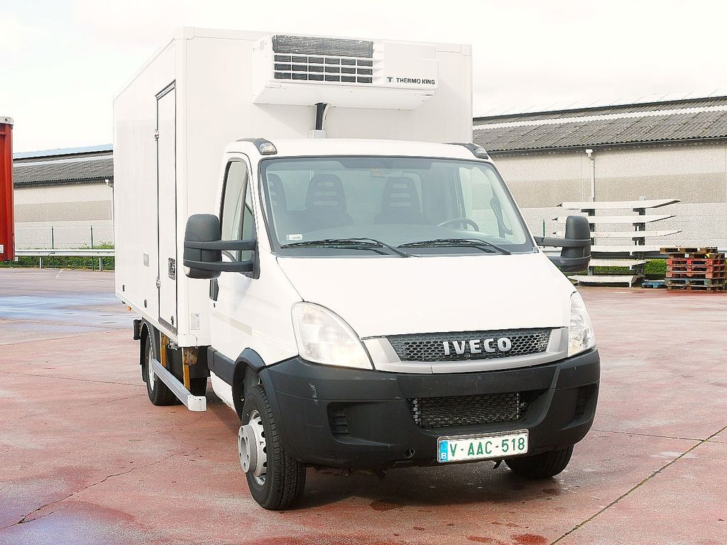 Iveco 60C15 65 70 DAILY KUHLKOFFER THERMOKING V500 A/C Iveco 60C15 65 70 DAILY KUHLKOFFER THERMOKING V500 A/C - Kølebil: billede 1 Iveco 60C15 65 70 DAILY KUHLKOFFER THERMOKING V500 A/C Iveco 60C15 65 70 DAILY KUHLKOFFER THERMOKING V500 A/C - Kølebil: billede 1