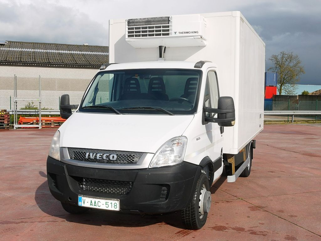 Iveco 60C15 65 70 DAILY KUHLKOFFER THERMOKING V500 A/C Iveco 60C15 65 70 DAILY KUHLKOFFER THERMOKING V500 A/C - Kølebil: billede 5 Iveco 60C15 65 70 DAILY KUHLKOFFER THERMOKING V500 A/C Iveco 60C15 65 70 DAILY KUHLKOFFER THERMOKING V500 A/C - Kølebil: billede 5