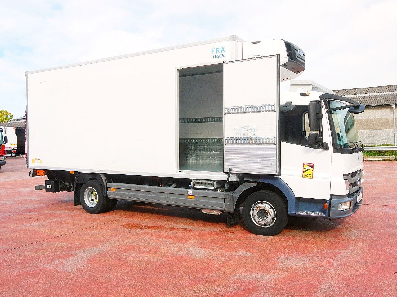 Mercedes-Benz 1018 ATEGO KUHLKOFFER CARRIER SUPRA 550 LBW - Kølevogn lastbil: billede 3 Mercedes-Benz 1018 ATEGO KUHLKOFFER CARRIER SUPRA 550 LBW - Kølevogn lastbil: billede 3