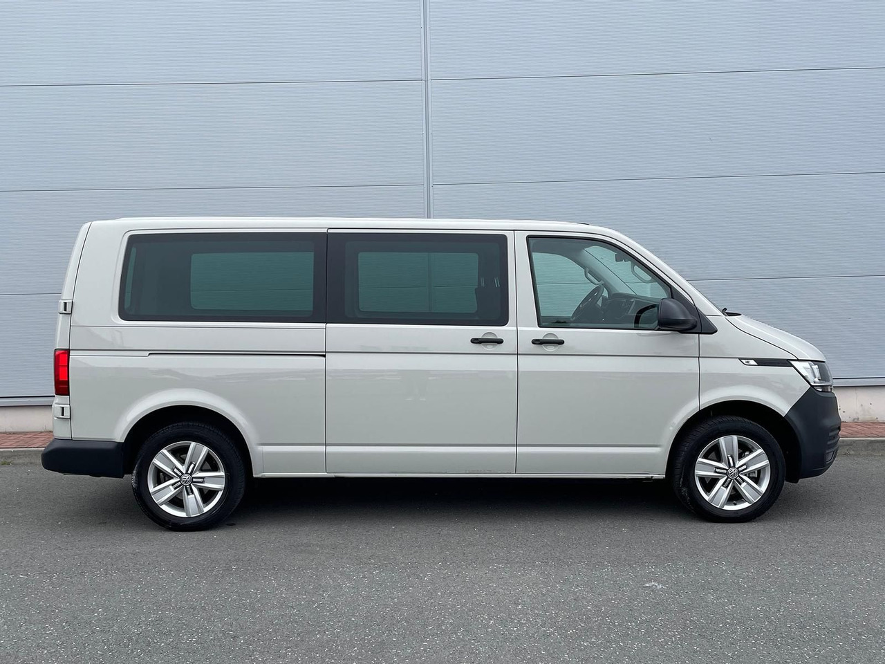 Volkswagen T6.1 Transporter 2.0 TDI lang 4MOTION SITZHZ NAV - Bil: billede 5 Volkswagen T6.1 Transporter 2.0 TDI lang 4MOTION SITZHZ NAV - Bil: billede 5