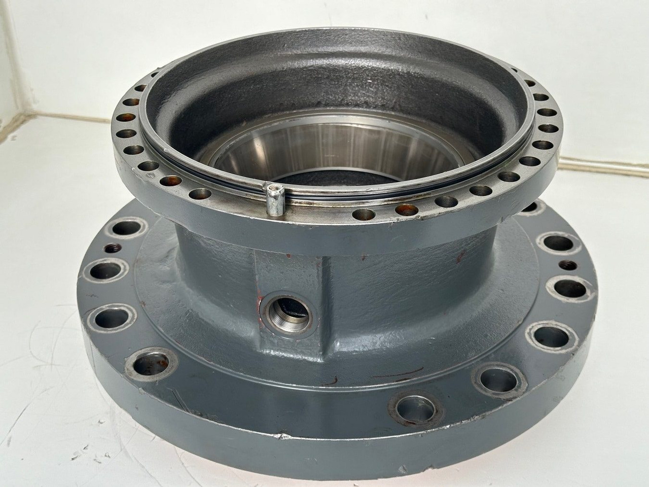 Liebherr Abtriebswellengehäuse ID-Nr.90021076. SAT325A296 - SAT325/294. R934-1550, R936, R938-1650, R940, R945-1866, R946, R950. #90021076.27.10# - Svingmotor for Entreprenørmaskin: billede 3 Liebherr Abtriebswellengehäuse ID-Nr.90021076. SAT325A296 - SAT325/294. R934-1550, R936, R938-1650, R940, R945-1866, R946, R950. #90021076.27.10# - Svingmotor for Entreprenørmaskin: billede 3