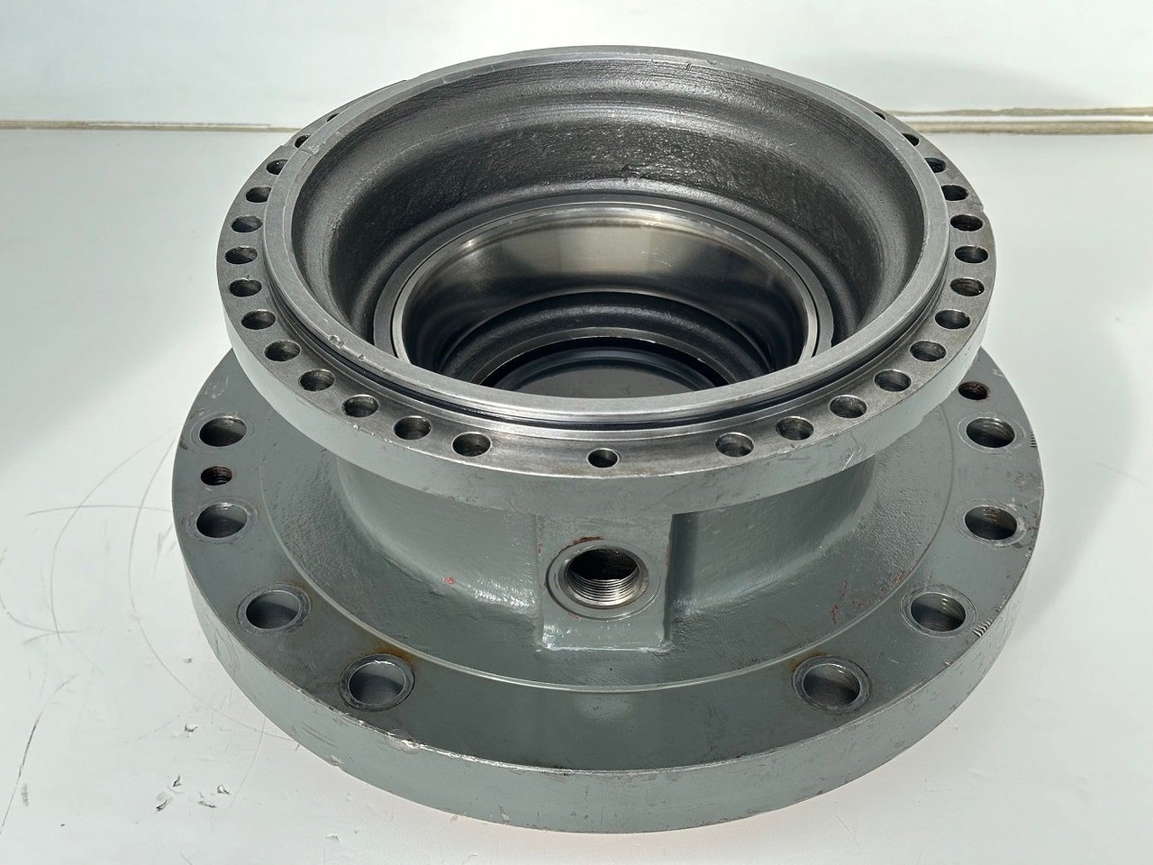 Liebherr Abtriebswellengehäuse ID-Nr.90208566 - Liebherr Kegelrollenlager ID-Nr.761001903. LH40, LH50, R926, R928, R930. #90208566.01342# - Svingmotor for Entreprenørmaskin: billede 3 Liebherr Abtriebswellengehäuse ID-Nr.90208566 - Liebherr Kegelrollenlager ID-Nr.761001903. LH40, LH50, R926, R928, R930. #90208566.01342# - Svingmotor for Entreprenørmaskin: billede 3