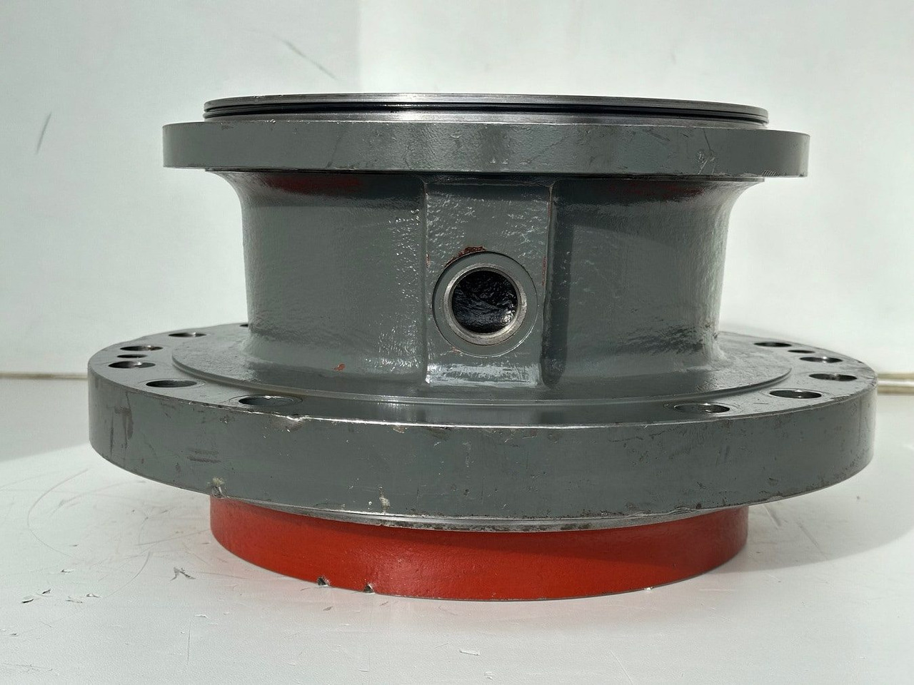 Liebherr Abtriebswellengehäuse ID-Nr.90208566 - Liebherr Kegelrollenlager ID-Nr.761001903. LH40, LH50, R926, R928, R930. #90208566.01342# - Svingmotor for Entreprenørmaskin: billede 1 Liebherr Abtriebswellengehäuse ID-Nr.90208566 - Liebherr Kegelrollenlager ID-Nr.761001903. LH40, LH50, R926, R928, R930. #90208566.01342# - Svingmotor for Entreprenørmaskin: billede 1