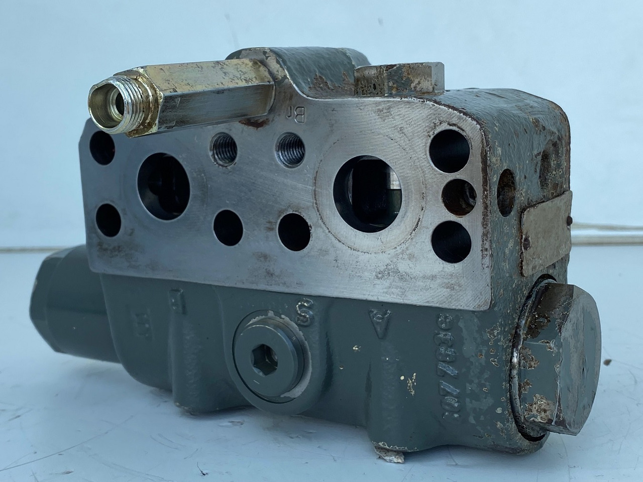 Liebherr Bremsventil ID-Nr.10471957. LOS914, LOS924, R902, R904, R912, R914, R922, R924, R924 COMP, R924 COMPA. #STM20.05## - Slutdrev for Bæltegravemaskine: billede 5 Liebherr Bremsventil ID-Nr.10471957. LOS914, LOS924, R902, R904, R912, R914, R922, R924, R924 COMP, R924 COMPA. #STM20.05## - Slutdrev for Bæltegravemaskine: billede 5