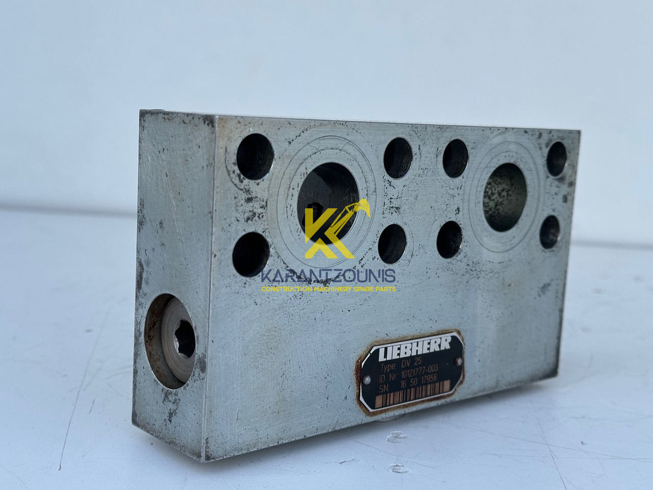 Liebherr Dämpfungsventil ID-Nr.10121777. P924 COMP, P926, R926, R916, R922, R924 COMP, R924, R926 COMP, R926, R930, R936, R946, R950 T, R960 T. #10121777.43199# - Svingmotor for Entreprenørmaskin: billede 2 Liebherr Dämpfungsventil ID-Nr.10121777. P924 COMP, P926, R926, R916, R922, R924 COMP, R924, R926 COMP, R926, R930, R936, R946, R950 T, R960 T. #10121777.43199# - Svingmotor for Entreprenørmaskin: billede 2