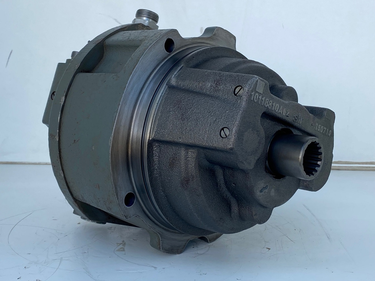 Liebherr Hydraulikeinbaumotor CMVE O 108. ID-Nr.10118562 - ID-Nr.10132610 - ID-Nr.10129048. LOS1916, LOS916, LOS926, R906, R916, R918, R920, R922, R924, R926COMP, R926, R936. #27979# - Hydraulisk motor for Bæltegravemaskine: billede 4 Liebherr Hydraulikeinbaumotor CMVE O 108. ID-Nr.10118562 - ID-Nr.10132610 - ID-Nr.10129048. LOS1916, LOS916, LOS926, R906, R916, R918, R920, R922, R924, R926COMP, R926, R936. #27979# - Hydraulisk motor for Bæltegravemaskine: billede 4