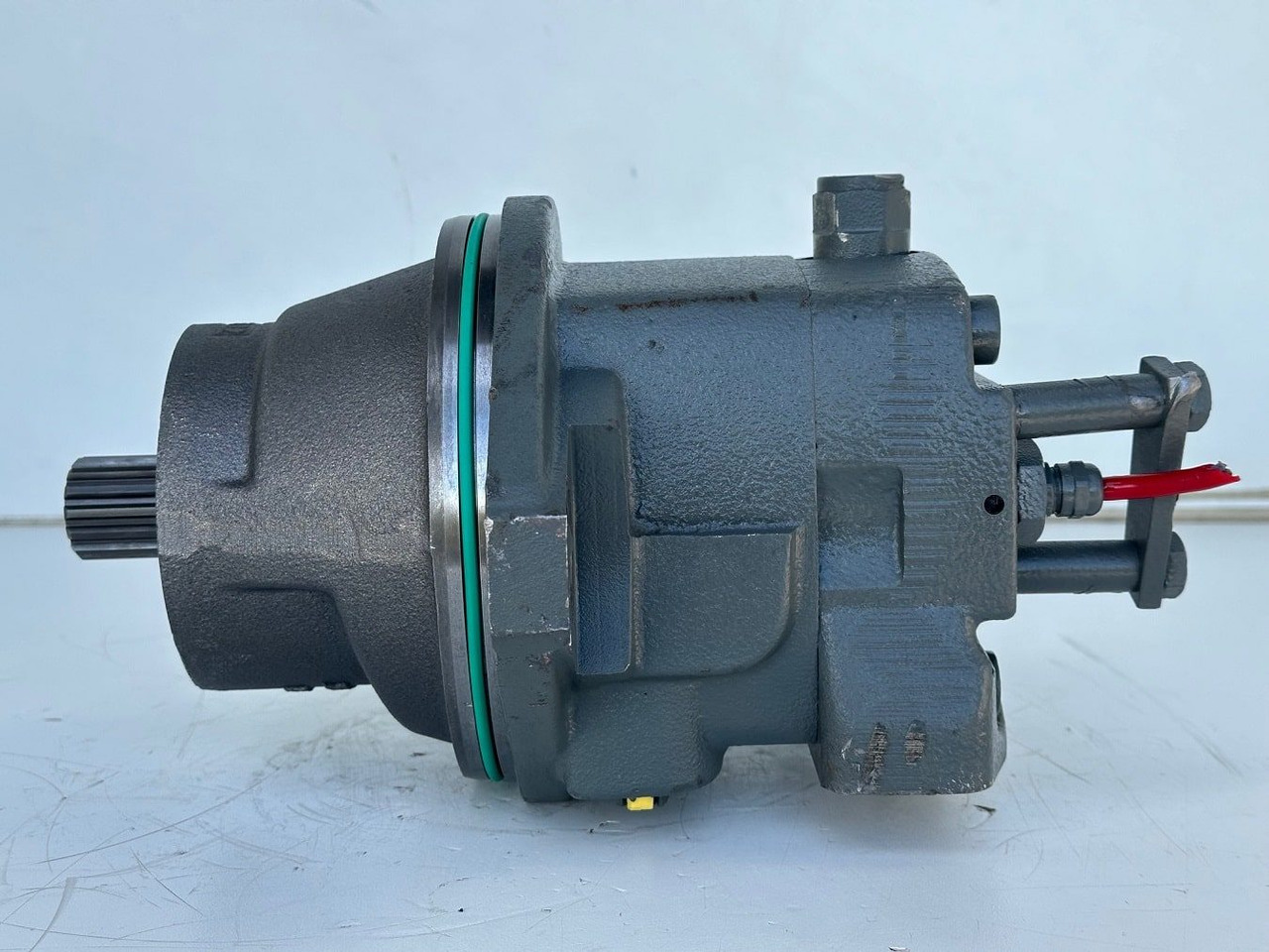 Liebherr Hydraulikeinbaumotor FMF045, ID-Nr.10132702. A924,LH30C,LH30M,LH35M,LH35MT,LH40C,LH40CP,LH40M,LH40MP,LH50CHR,LH50M,LH50MHR,LH50MT. #23.12.01074# - Hydraulisk motor for Hjulgravemaskine: billede 2 Liebherr Hydraulikeinbaumotor FMF045, ID-Nr.10132702. A924,LH30C,LH30M,LH35M,LH35MT,LH40C,LH40CP,LH40M,LH40MP,LH50CHR,LH50M,LH50MHR,LH50MT. #23.12.01074# - Hydraulisk motor for Hjulgravemaskine: billede 2