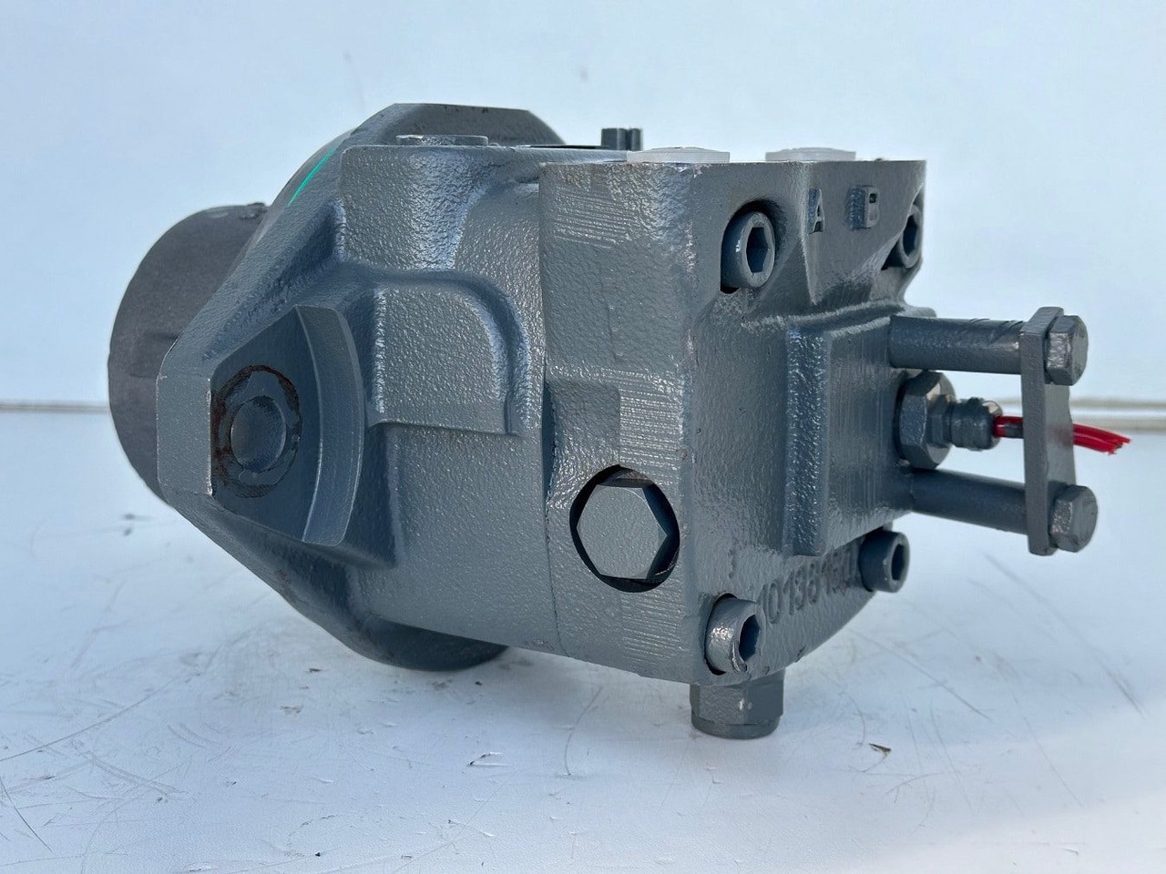 Liebherr Hydraulikeinbaumotor FMF045, ID-Nr.10132702. A924,LH30C,LH30M,LH35M,LH35MT,LH40C,LH40CP,LH40M,LH40MP,LH50CHR,LH50M,LH50MHR,LH50MT. #23.12.01074# - Hydraulisk motor for Hjulgravemaskine: billede 4 Liebherr Hydraulikeinbaumotor FMF045, ID-Nr.10132702. A924,LH30C,LH30M,LH35M,LH35MT,LH40C,LH40CP,LH40M,LH40MP,LH50CHR,LH50M,LH50MHR,LH50MT. #23.12.01074# - Hydraulisk motor for Hjulgravemaskine: billede 4