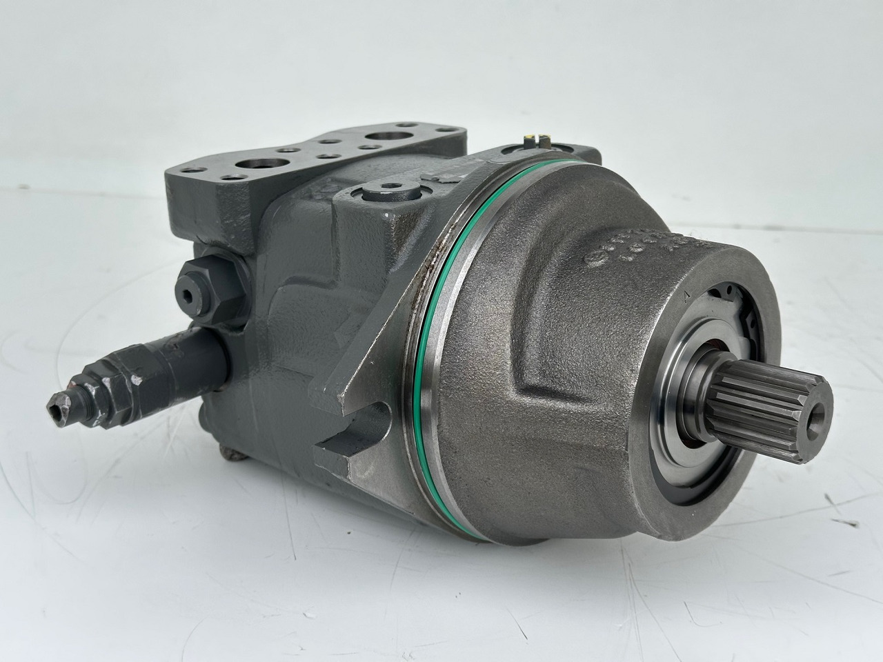 Liebherr Hydraulikeinbaumotor Typ:FMF058. ID-Nr.12483261. SAT275/266. R926 K-LC-1565, R926 K-LC-1827, R930 T-1980. #12483261.00573# - Hydraulisk motor for Bæltegravemaskine: billede 2 Liebherr Hydraulikeinbaumotor Typ:FMF058. ID-Nr.12483261. SAT275/266. R926 K-LC-1565, R926 K-LC-1827, R930 T-1980. #12483261.00573# - Hydraulisk motor for Bæltegravemaskine: billede 2