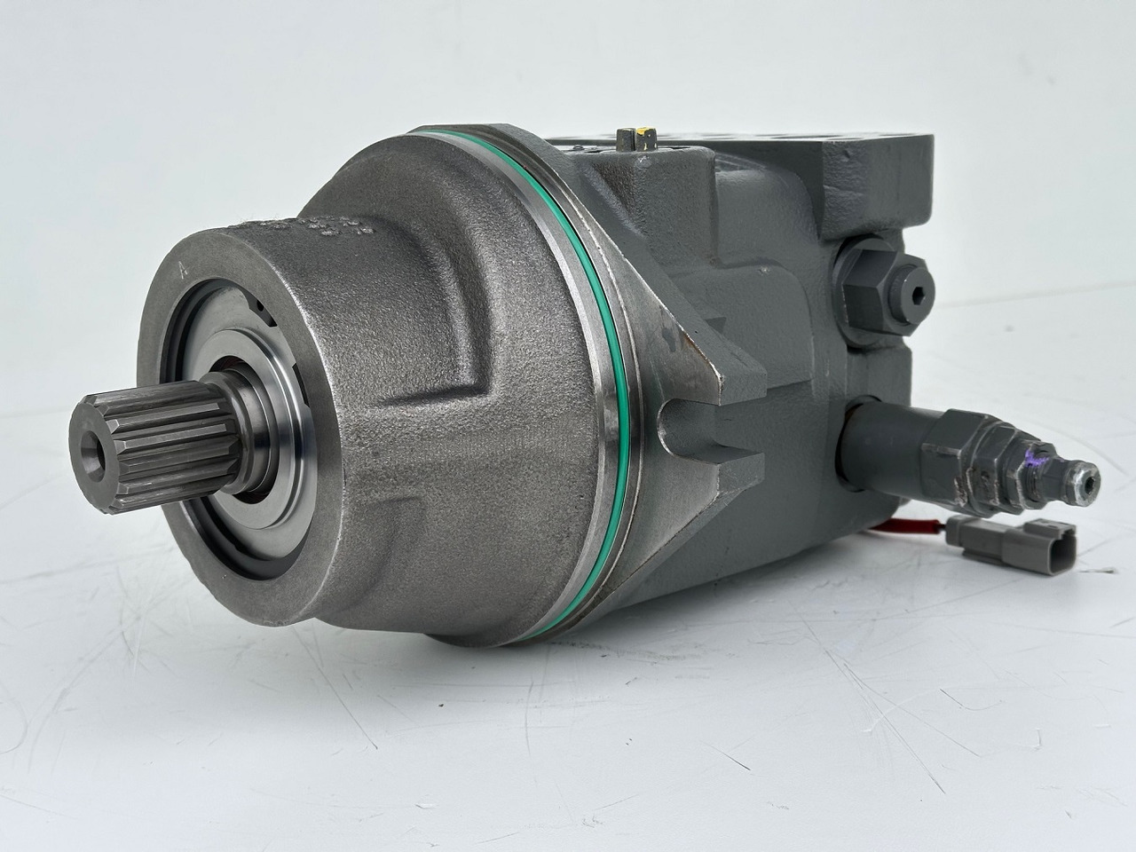 Liebherr Hydraulikeinbaumotor Typ:FMF058. ID-Nr.12483261. SAT275/266. R926 K-LC-1565, R926 K-LC-1827, R930 T-1980. #12483261.00573# - Hydraulisk motor for Bæltegravemaskine: billede 1 Liebherr Hydraulikeinbaumotor Typ:FMF058. ID-Nr.12483261. SAT275/266. R926 K-LC-1565, R926 K-LC-1827, R930 T-1980. #12483261.00573# - Hydraulisk motor for Bæltegravemaskine: billede 1