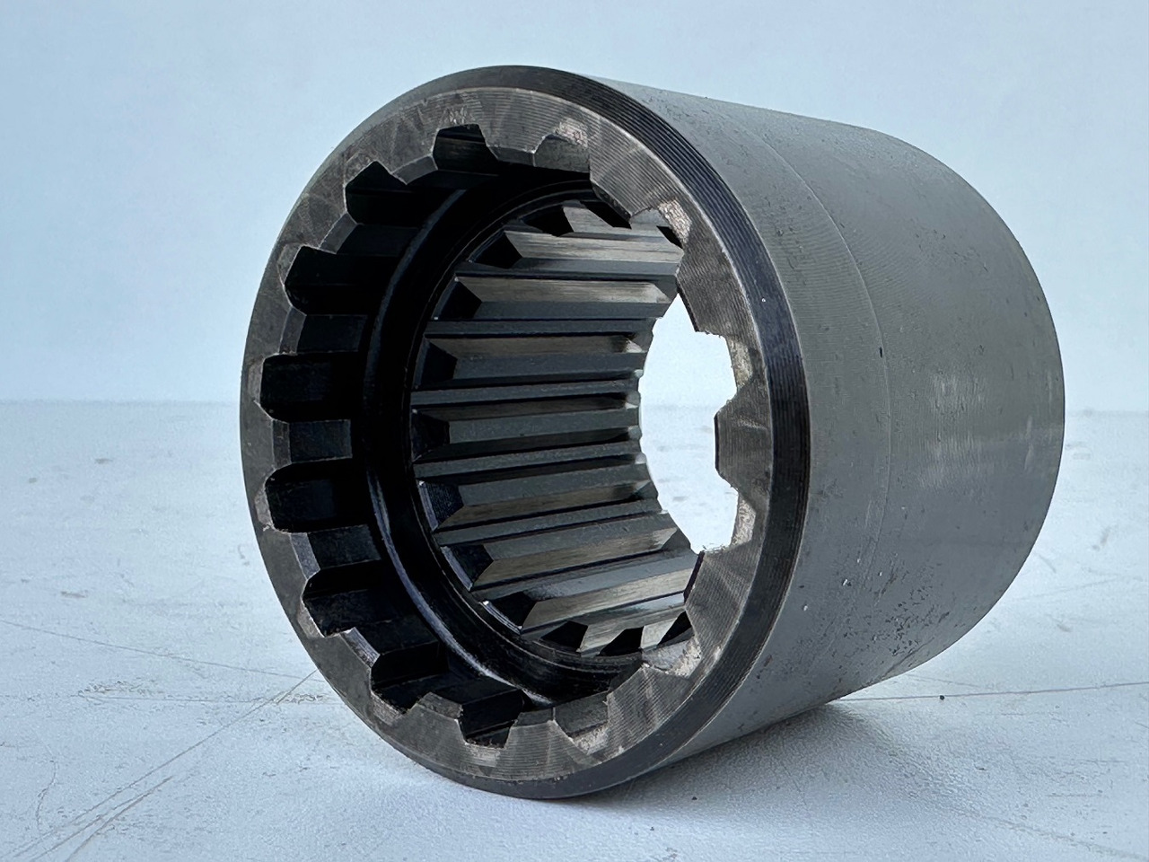 Liebherr Nabe. ID-Nr.90019646. SAT325/274. R946, R950, RZG390. #90019646.FR.40254# - Svingmotor for Bæltegravemaskine: billede 3 Liebherr Nabe. ID-Nr.90019646. SAT325/274. R946, R950, RZG390. #90019646.FR.40254# - Svingmotor for Bæltegravemaskine: billede 3