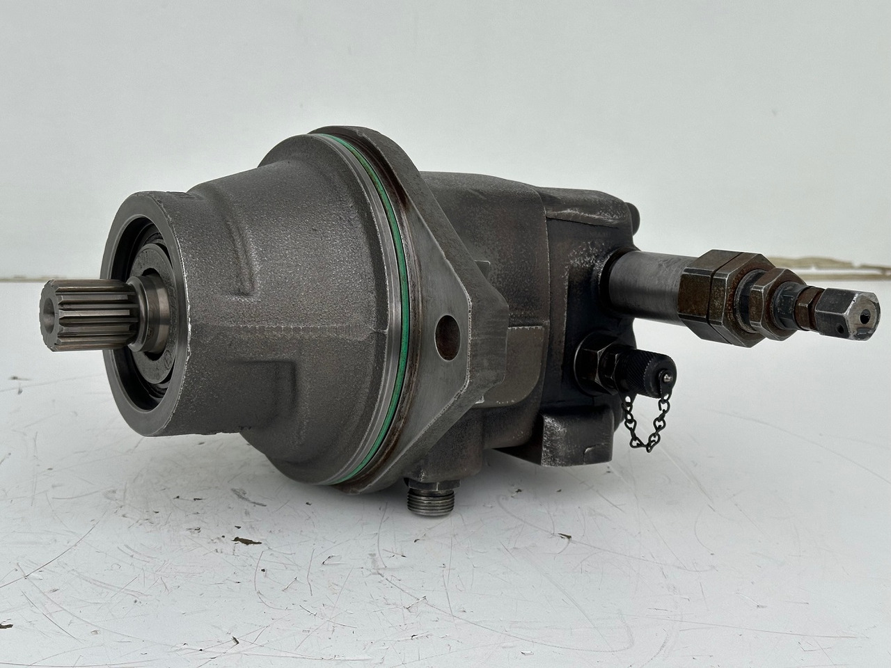 Liebherr Original Hydraulikeinbaumotor FMF045. ID-Nr.12464105. SAT250/287. LH18M, LH22C, LH22M, LH24M, LH26EC, LH26EM, LH26M. #12464105.20985# - Svingmotor for Entreprenørmaskin: billede 5 Liebherr Original Hydraulikeinbaumotor FMF045. ID-Nr.12464105. SAT250/287. LH18M, LH22C, LH22M, LH24M, LH26EC, LH26EM, LH26M. #12464105.20985# - Svingmotor for Entreprenørmaskin: billede 5