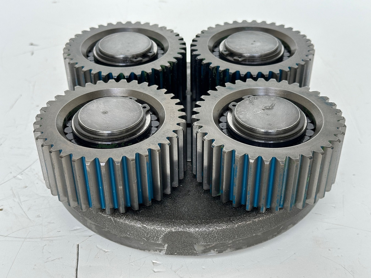 Liebherr Planetenträger ID-Nr.944306303 mit Planetenrad ID-Nr.13472127. A914 B,A914 C,A924,LH30,LH35,A932,A934,P924 C,E932,P914,P924 COMP,R906,R914,R916,R924,R926,R932,R934,R944. #944306303.23.03# - Svingmotor for Entreprenørmaskin: billede 2 Liebherr Planetenträger ID-Nr.944306303 mit Planetenrad ID-Nr.13472127. A914 B,A914 C,A924,LH30,LH35,A932,A934,P924 C,E932,P914,P924 COMP,R906,R914,R916,R924,R926,R932,R934,R944. #944306303.23.03# - Svingmotor for Entreprenørmaskin: billede 2