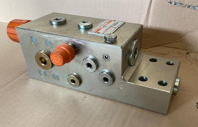 Liebherr Rohrbruchsicherung ID-Nr.5009808. - Hydraulisk ventil for Bæltegravemaskine: billede 2 Liebherr Rohrbruchsicherung ID-Nr.5009808. - Hydraulisk ventil for Bæltegravemaskine: billede 2