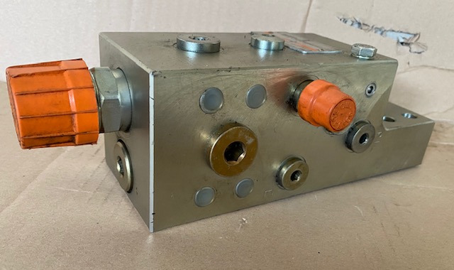 Liebherr Rohrbruchsicherung ID-Nr.5009808. - Hydraulisk ventil for Bæltegravemaskine: billede 1 Liebherr Rohrbruchsicherung ID-Nr.5009808. - Hydraulisk ventil for Bæltegravemaskine: billede 1