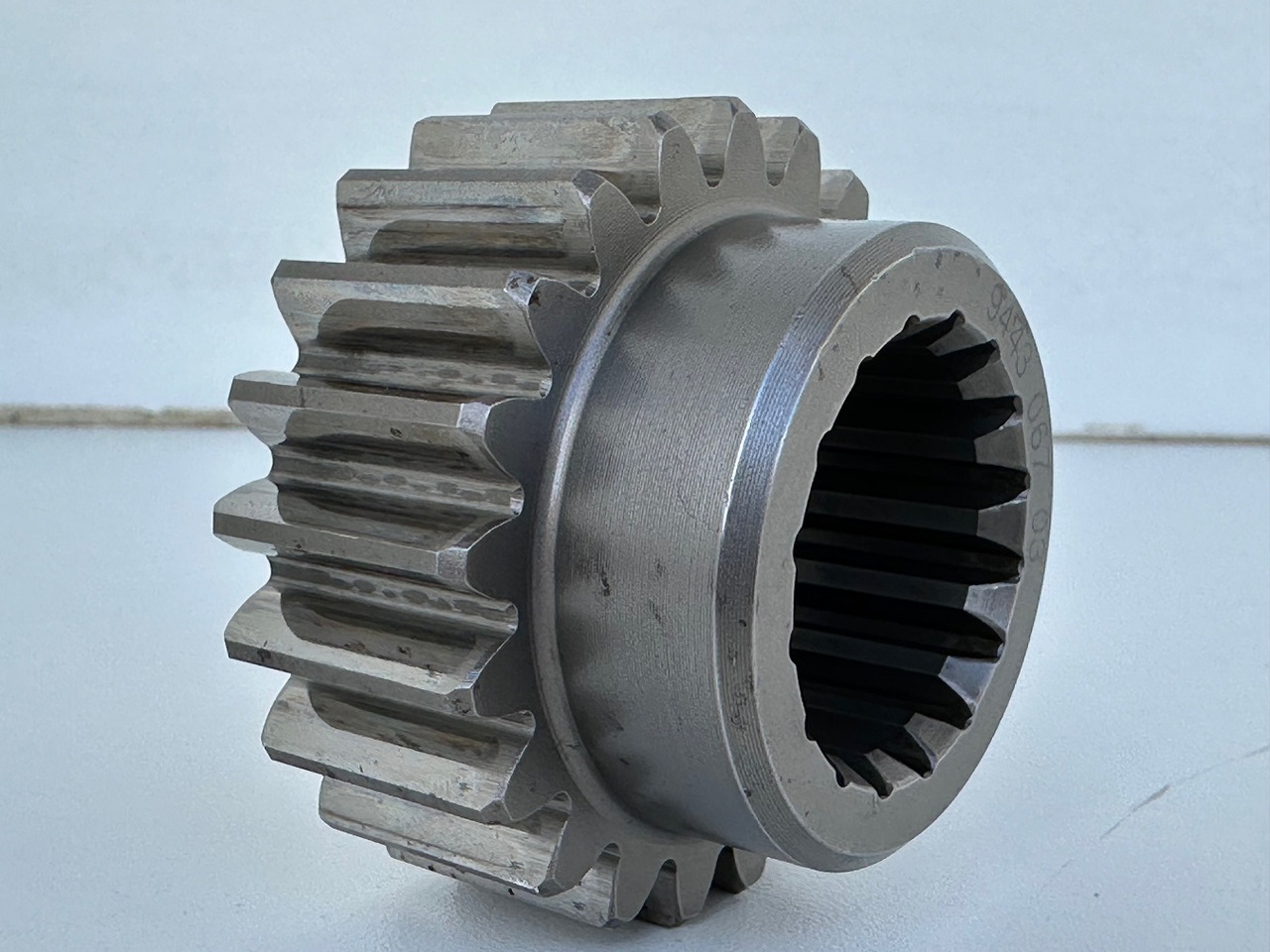 Liebherr Sonnenrad ID-Nr.9443067 - ID-Nr.944306703. SAT275/222 - SAT275/232 - SAT275/255. A932, A934, E932, P932, P934, R932, R934B, R934 C, R944 C T, R944 C TUN. #944306703.02# - Svingmotor for Gravemaskine: billede 3 Liebherr Sonnenrad ID-Nr.9443067 - ID-Nr.944306703. SAT275/222 - SAT275/232 - SAT275/255. A932, A934, E932, P932, P934, R932, R934B, R934 C, R944 C T, R944 C TUN. #944306703.02# - Svingmotor for Gravemaskine: billede 3