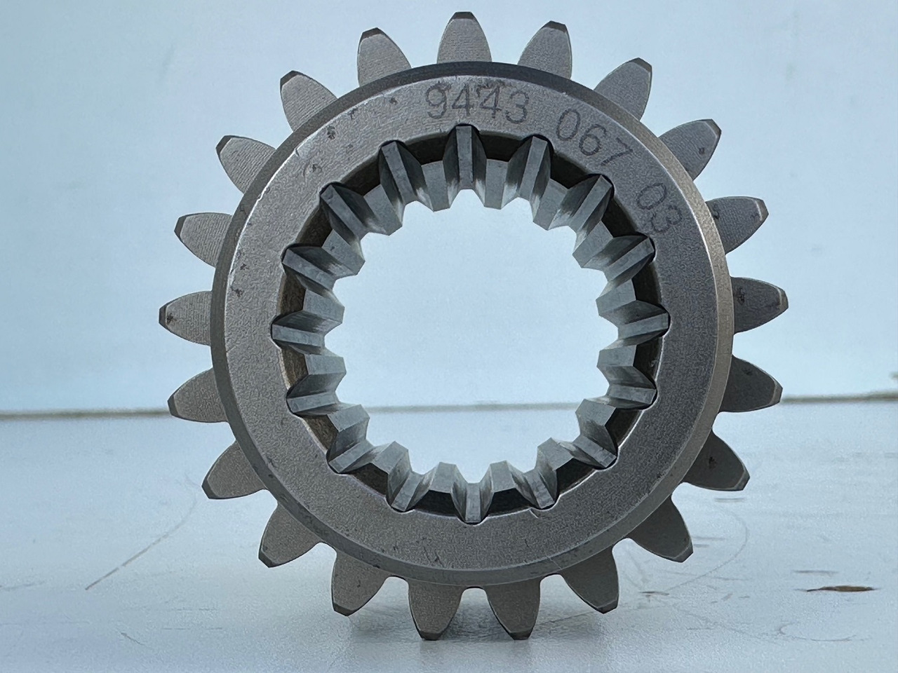 Liebherr Sonnenrad ID-Nr.9443067 - ID-Nr.944306703. SAT275/222 - SAT275/232 - SAT275/255. A932, A934, E932, P932, P934, R932, R934B, R934 C, R944 C T, R944 C TUN. #944306703.02# - Svingmotor for Gravemaskine: billede 5 Liebherr Sonnenrad ID-Nr.9443067 - ID-Nr.944306703. SAT275/222 - SAT275/232 - SAT275/255. A932, A934, E932, P932, P934, R932, R934B, R934 C, R944 C T, R944 C TUN. #944306703.02# - Svingmotor for Gravemaskine: billede 5