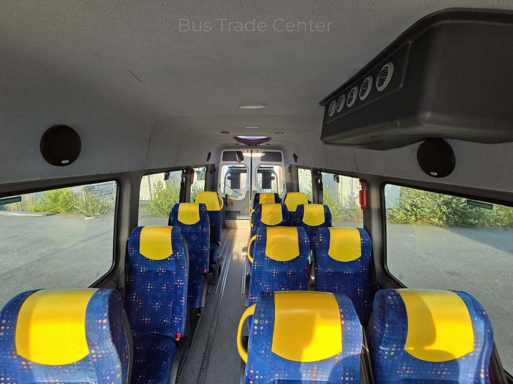 VOLKSWAGEN Crafter 50 LR // 2 units with lift - Minibus, Persontransport: billede 3 VOLKSWAGEN Crafter 50 LR // 2 units with lift - Minibus, Persontransport: billede 3