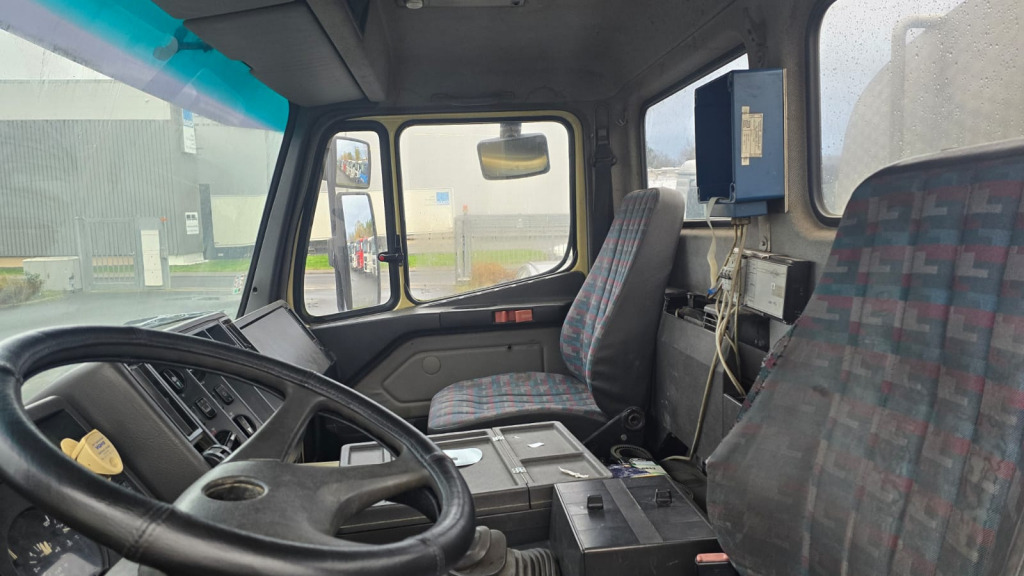 Mercedes Benz 1824 4x2 (Nr. 6217) - Tankbil: billede 5 Mercedes Benz 1824 4x2 (Nr. 6217) - Tankbil: billede 5