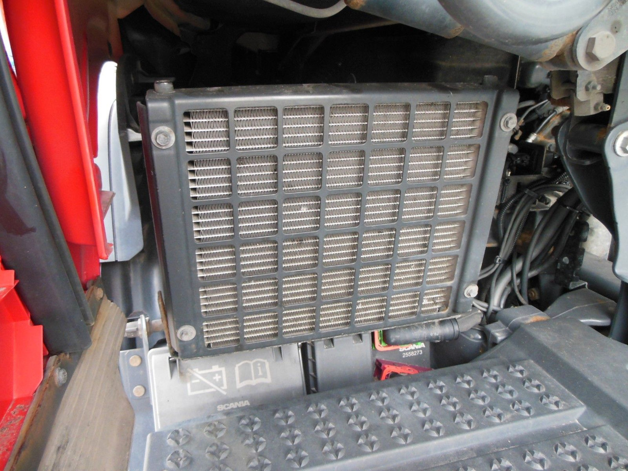 Trækker Scania R450, LOWDECK, RETARDER, STANDKLIMA: billede 9 Trækker Scania R450, LOWDECK, RETARDER, STANDKLIMA: billede 9