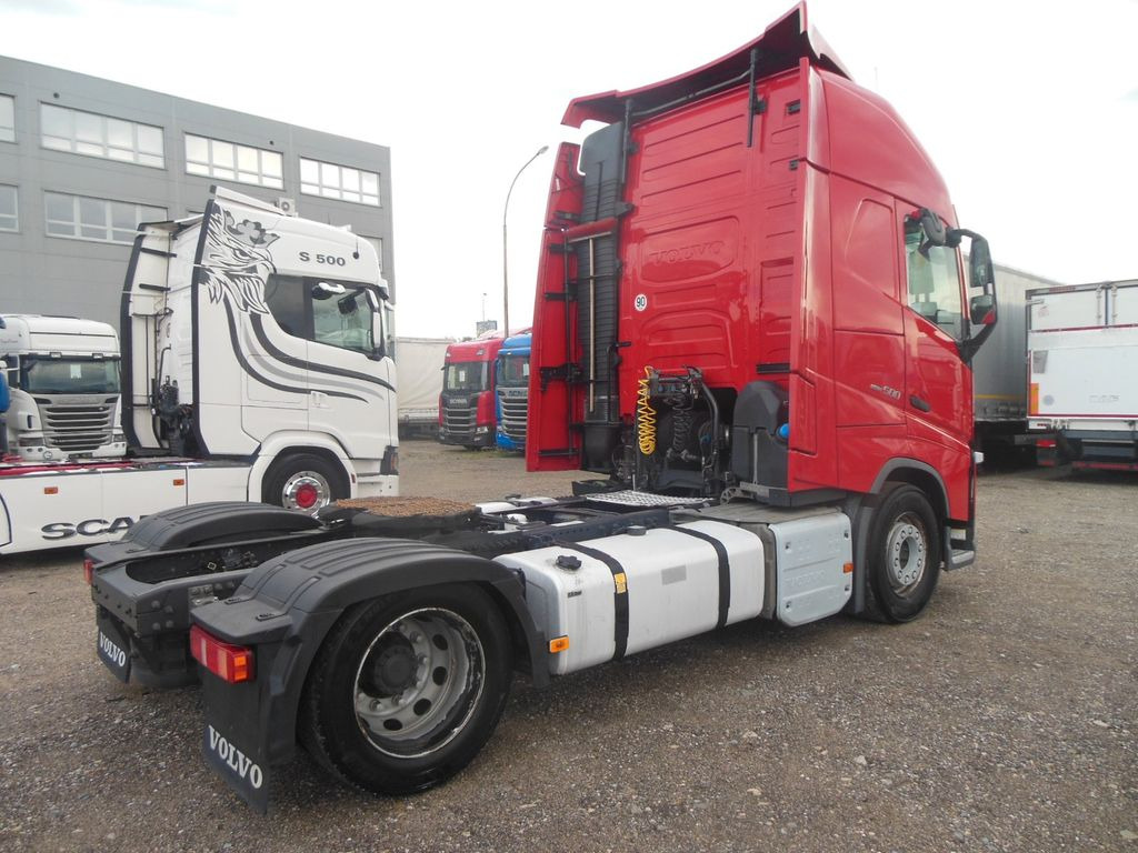 Volvo FH 13/500, LOWDECK, GLOBE XL, I PARK COOL, TOP!! Volvo FH 13/500, LOWDECK, GLOBE XL, I PARK COOL, TOP!! - Trækker: billede 3 Volvo FH 13/500, LOWDECK, GLOBE XL, I PARK COOL, TOP!! Volvo FH 13/500, LOWDECK, GLOBE XL, I PARK COOL, TOP!! - Trækker: billede 3