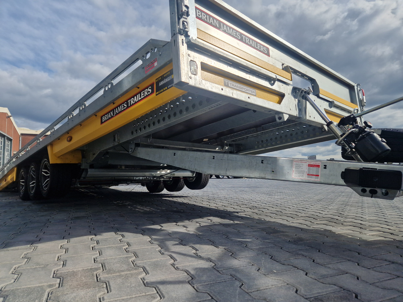 BJT T Transporter 231 550x224cm yellow ankippbar Heckrampe Tridem Alufelgen 10" 3500kg - Biltransportør påhængsvogn: billede 5 BJT T Transporter 231 550x224cm yellow ankippbar Heckrampe Tridem Alufelgen 10" 3500kg - Biltransportør påhængsvogn: billede 5