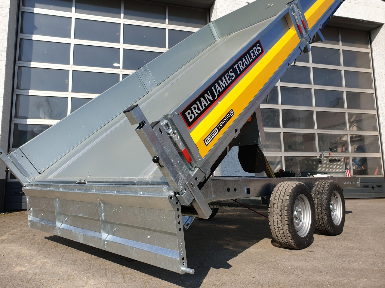Brian James Trailer CarGO Tipper 2 elektrisch 360x195x30cm Pendelklappe Tandem niedrig 12" 3500kg os - Tipvogn påhængsvogn: billede 2 Brian James Trailer CarGO Tipper 2 elektrisch 360x195x30cm Pendelklappe Tandem niedrig 12" 3500kg os - Tipvogn påhængsvogn: billede 2