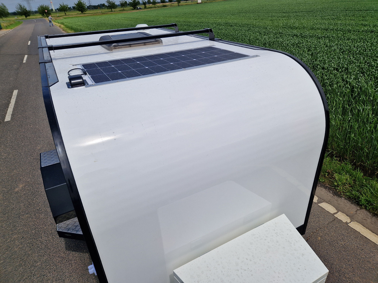 Campingvogn Cargo Base Camp offroad M 290x148x128cm Solar Akku 12 Volt Reeling 1350kg 100km/H: billede 6 Campingvogn Cargo Base Camp offroad M 290x148x128cm Solar Akku 12 Volt Reeling 1350kg 100km/H: billede 6