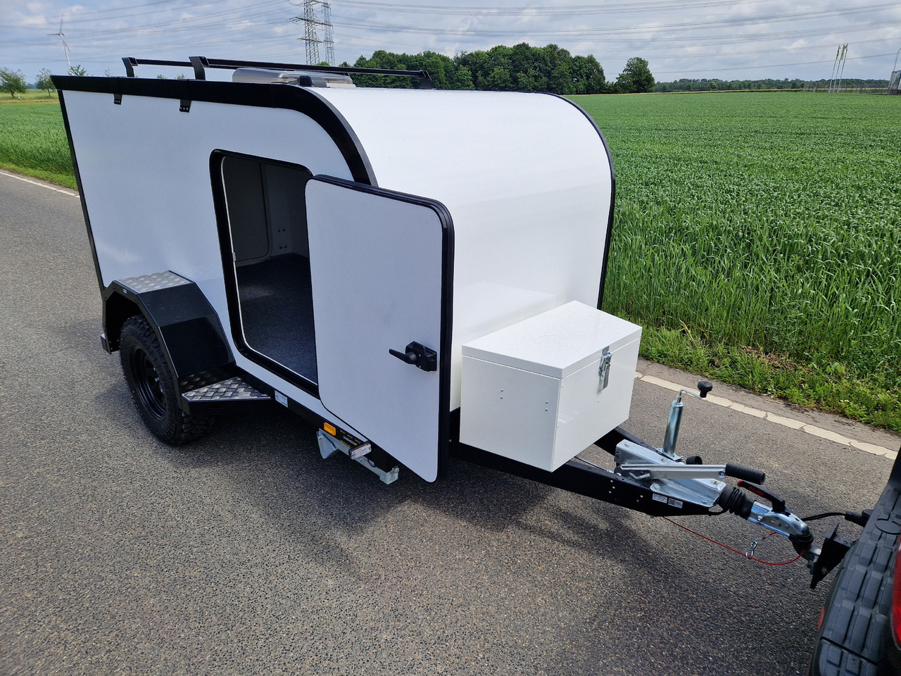 Campingvogn Cargo Base Camp offroad M 290x148x128cm Solar Akku 12 Volt Reeling 1350kg 100km/H: billede 10 Campingvogn Cargo Base Camp offroad M 290x148x128cm Solar Akku 12 Volt Reeling 1350kg 100km/H: billede 10