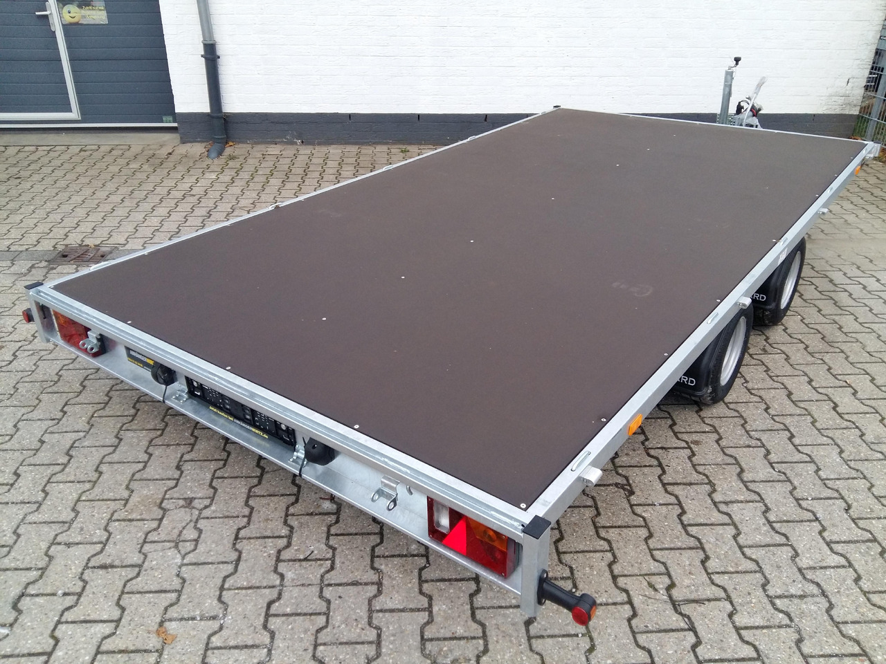 Hochlader 406x220cm flach niedrig Fahrgestell 10" LFH 56cm (XL+) 3000kg - Ladtrailer: billede 3 Hochlader 406x220cm flach niedrig Fahrgestell 10" LFH 56cm (XL+) 3000kg - Ladtrailer: billede 3