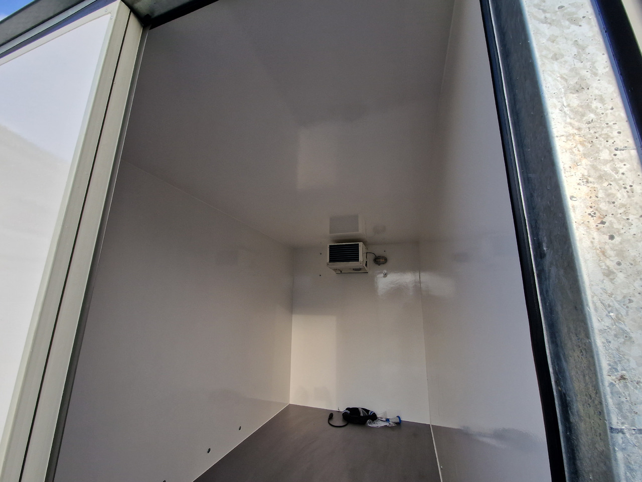 Kargo CoolBoxx FK2030HT 296x162x200cm 230V Govi Kühlung Stützen 2000kg 100km/H Abverkauf - Kølevogn påhængsvogn: billede 3 Kargo CoolBoxx FK2030HT 296x162x200cm 230V Govi Kühlung Stützen 2000kg 100km/H Abverkauf - Kølevogn påhængsvogn: billede 3