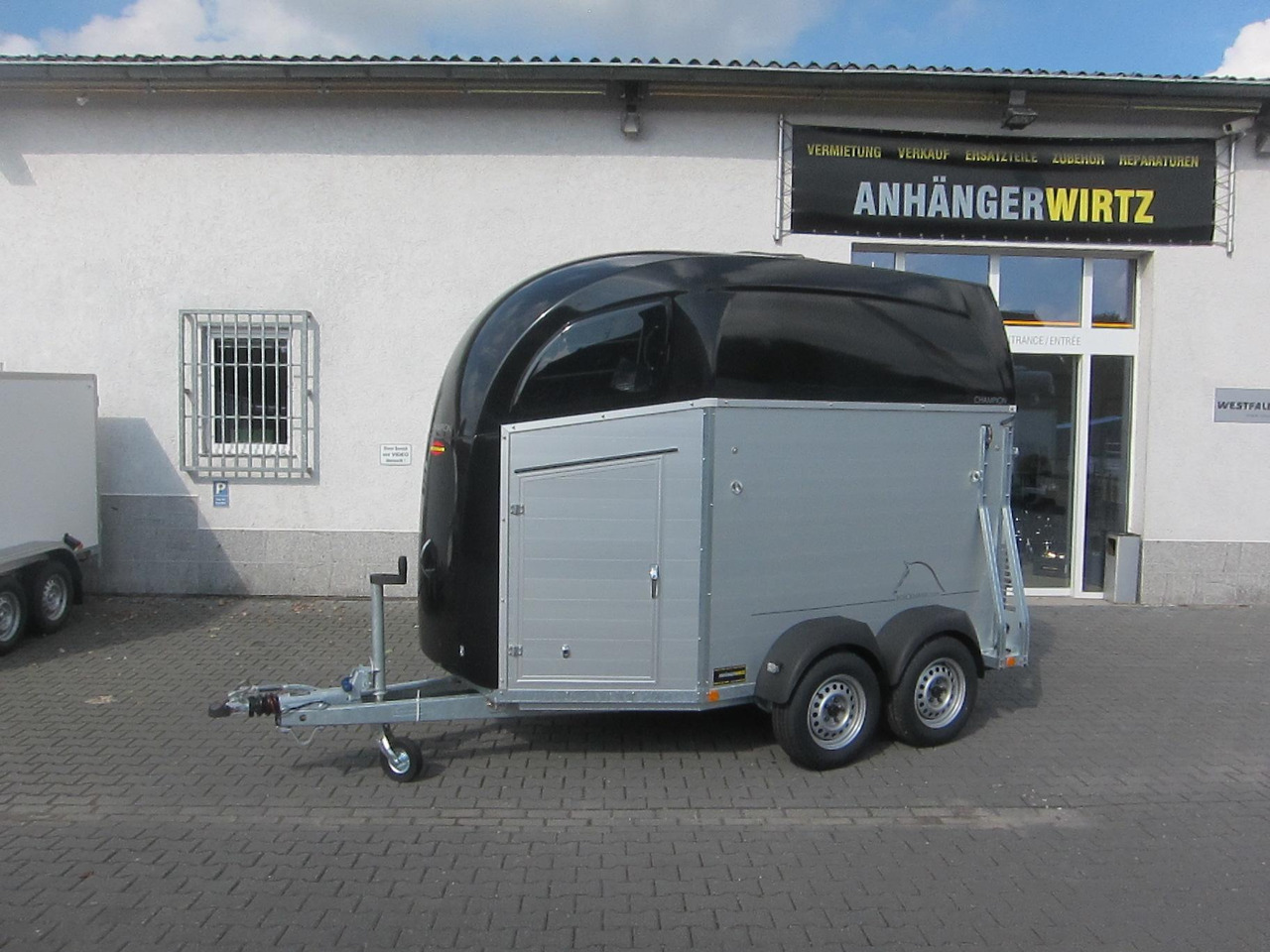 Pferdeanhänger Böckmann Champion R Sattelkammer blackline 2400kg CFF+ 100 km/H Modell 25 - Hestetrailer: billede 1 Pferdeanhänger Böckmann Champion R Sattelkammer blackline 2400kg CFF+ 100 km/H Modell 25 - Hestetrailer: billede 1