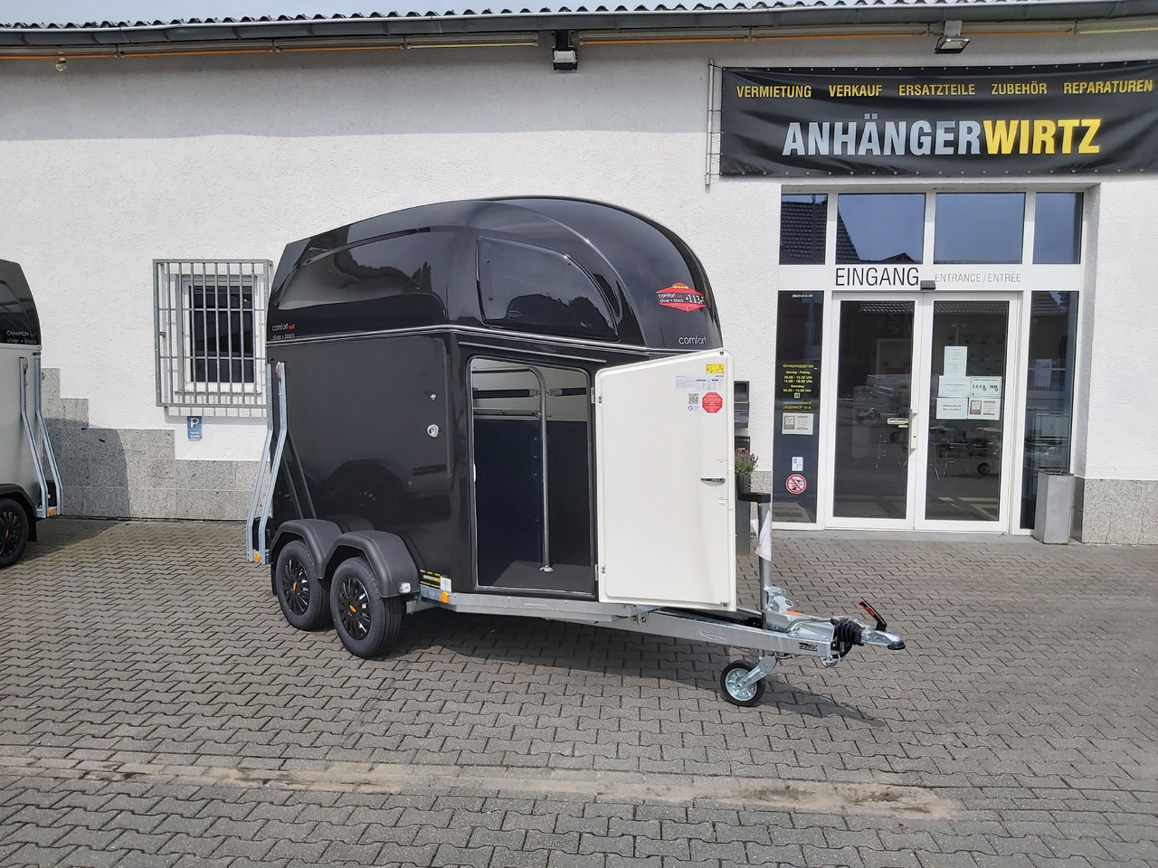 Pferdeanhänger Böckmann Comfort Esprit black Set Sattelkammer Trittschutz 100km/H 2400kg Modell 2024 - Hestetrailer: billede 5 Pferdeanhänger Böckmann Comfort Esprit black Set Sattelkammer Trittschutz 100km/H 2400kg Modell 2024 - Hestetrailer: billede 5
