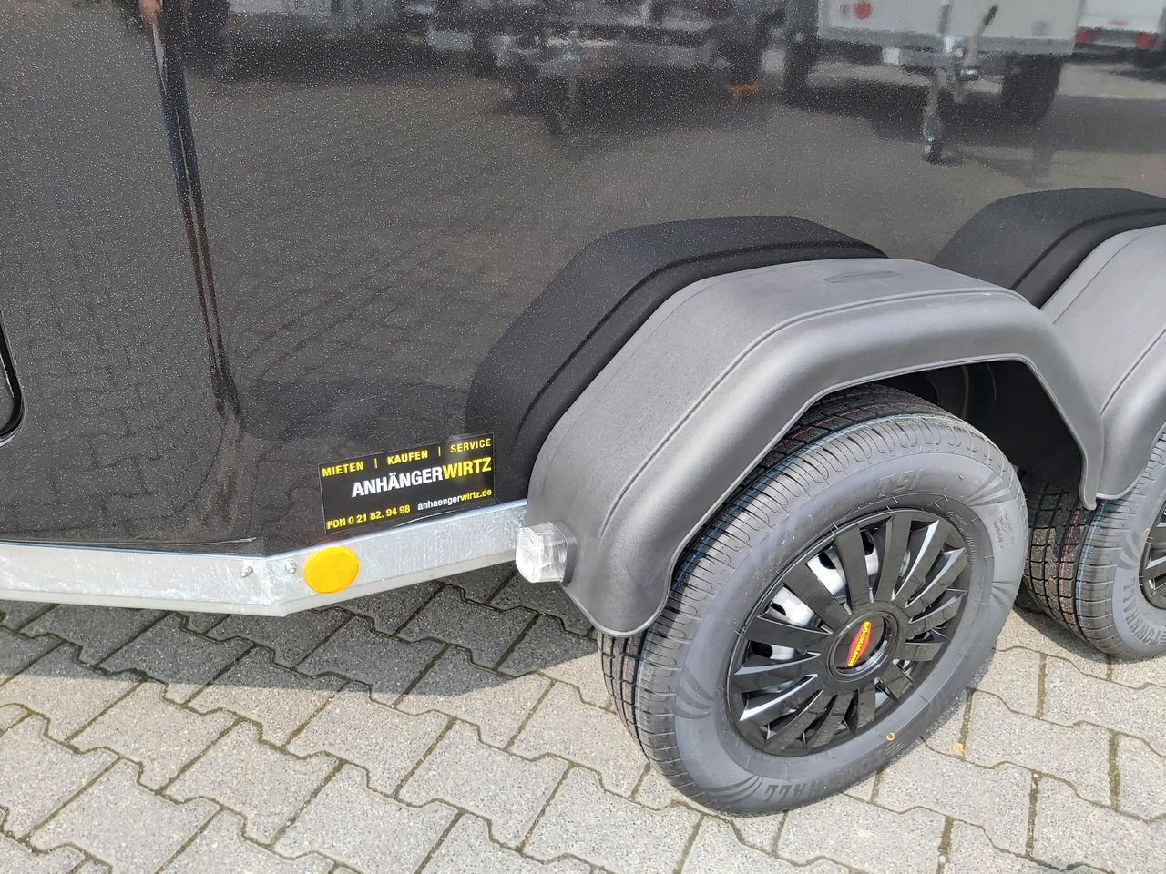 Pferdeanhänger Böckmann Comfort Esprit black Set Sattelkammer Trittschutz 100km/H 2400kg Modell 2024 - Hestetrailer: billede 3 Pferdeanhänger Böckmann Comfort Esprit black Set Sattelkammer Trittschutz 100km/H 2400kg Modell 2024 - Hestetrailer: billede 3