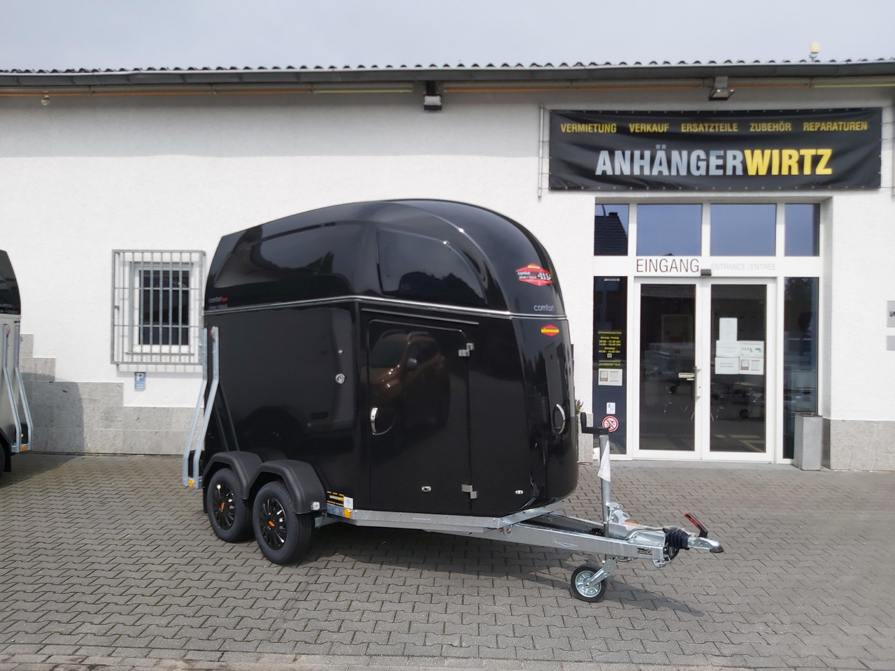 Pferdeanhänger Böckmann Comfort Esprit black Set Sattelkammer Trittschutz 100km/H 2400kg Modell 2024 - Hestetrailer: billede 4 Pferdeanhänger Böckmann Comfort Esprit black Set Sattelkammer Trittschutz 100km/H 2400kg Modell 2024 - Hestetrailer: billede 4