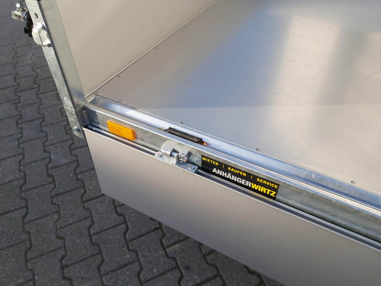 Saris Kipper K1 276 170 2700 2 276x170x30cm Handpumpe 13" 2700kg - Tipvogn påhængsvogn: billede 2 Saris Kipper K1 276 170 2700 2 276x170x30cm Handpumpe 13" 2700kg - Tipvogn påhængsvogn: billede 2