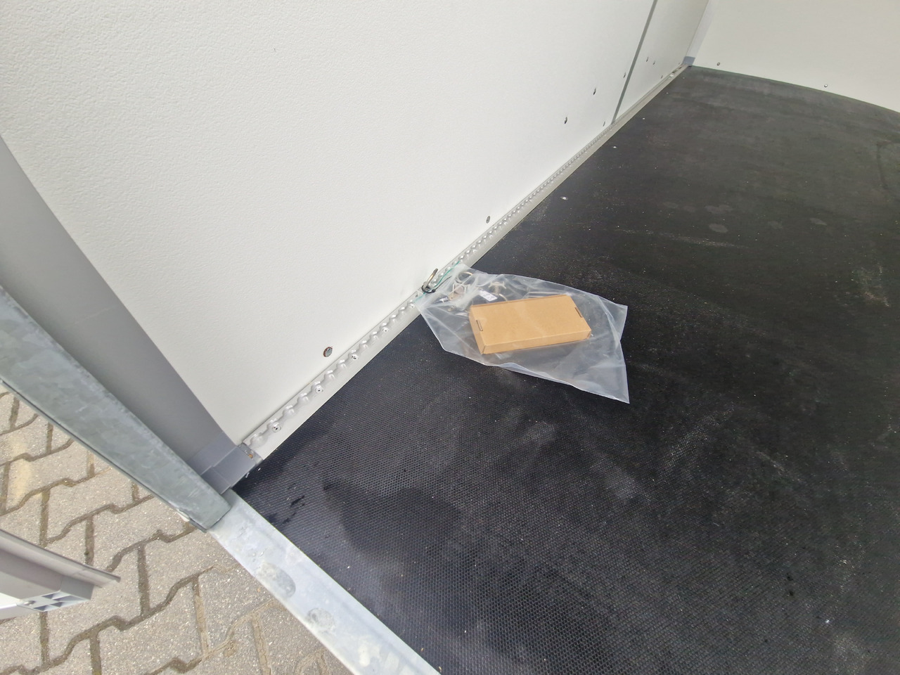 Varevogn påhængsvogn Saris Koffer GO 356 169 200 2700 2 356x169x200cm Hecktüren Seitentür grau GFK (L) 2700kg: billede 10