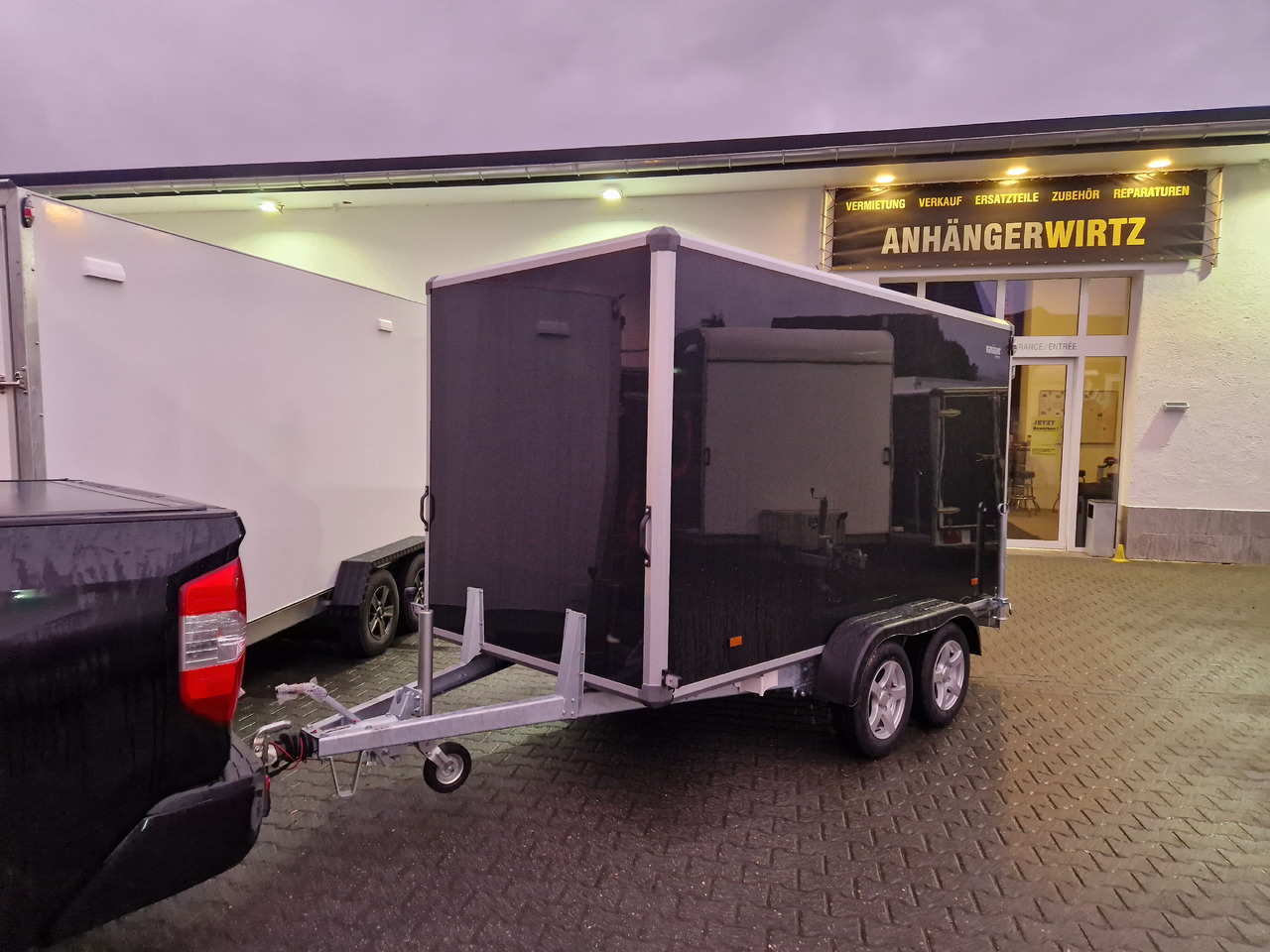 Variant 2517 C4 Edition black 346x168x188cm Alufelgen 2500kg 100 km/H - Varevogn påhængsvogn: billede 1 Variant 2517 C4 Edition black 346x168x188cm Alufelgen 2500kg 100 km/H - Varevogn påhængsvogn: billede 1