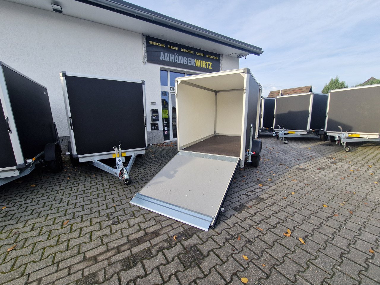 Variant C1315 C2 Edition black 258x148x157cm Aluf. Heckrampe Seitentür 1350kg 100 km/H black deal - MC-trailer: billede 4 Variant C1315 C2 Edition black 258x148x157cm Aluf. Heckrampe Seitentür 1350kg 100 km/H black deal - MC-trailer: billede 4