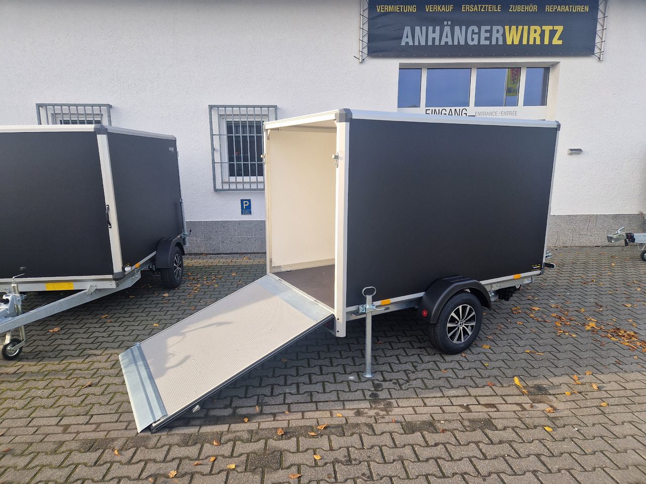 Variant C1315 C2 Edition black 258x148x157cm Alufelgen Heckrampe 1350kg 100km/H black deal - MC-trailer: billede 1 Variant C1315 C2 Edition black 258x148x157cm Alufelgen Heckrampe 1350kg 100km/H black deal - MC-trailer: billede 1
