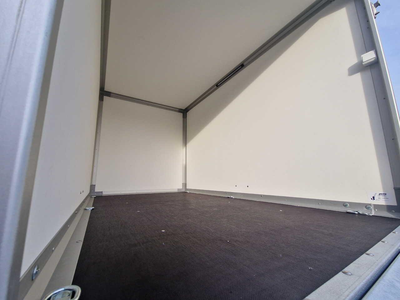 Variant C1315 C2 Edition black 258x148x157cm Alufelgen Heckrampe 1350kg 100km/H black deal - MC-trailer: billede 5 Variant C1315 C2 Edition black 258x148x157cm Alufelgen Heckrampe 1350kg 100km/H black deal - MC-trailer: billede 5