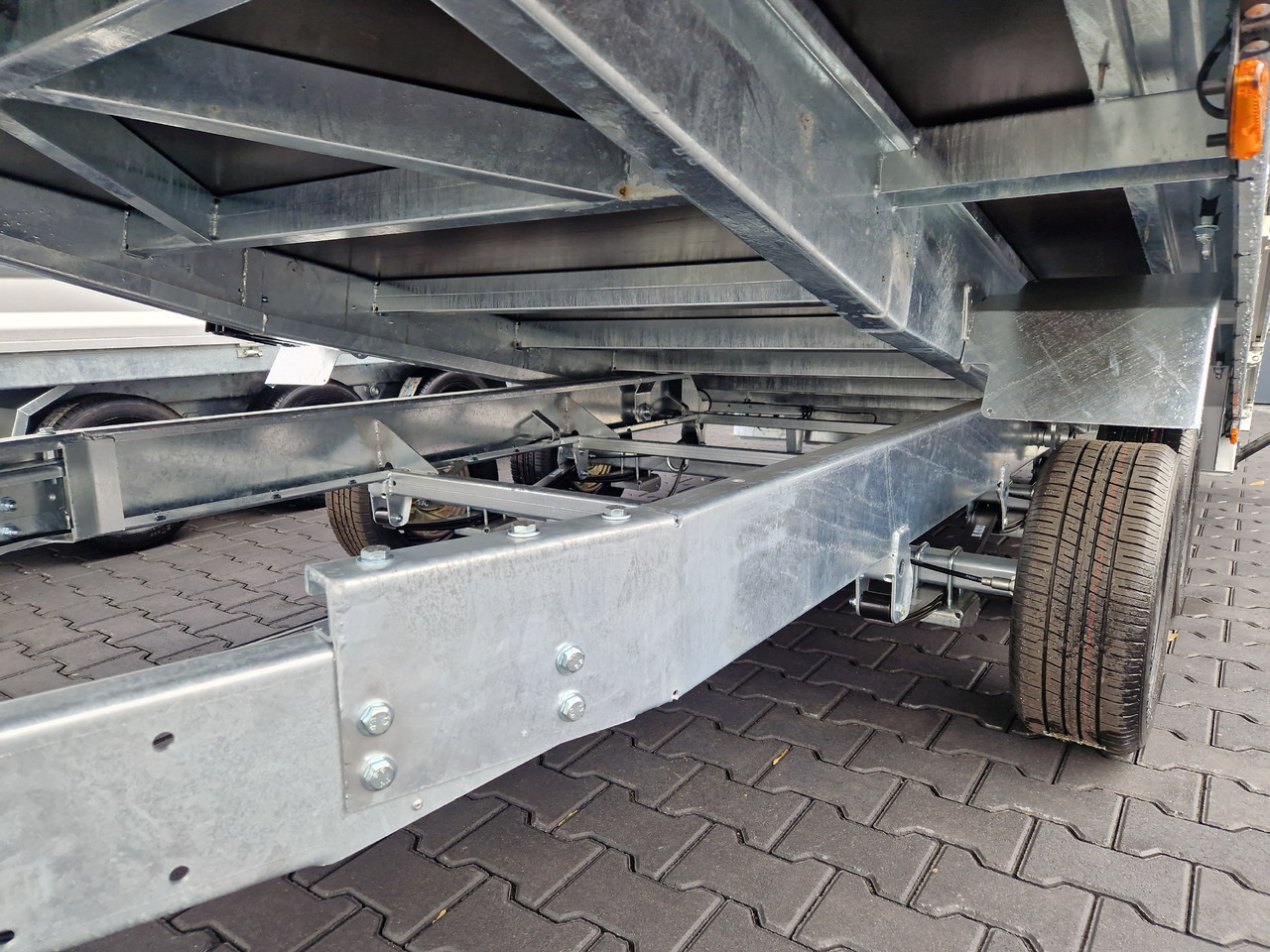 Variant Maschinentransporter 3552 UX Maxi Load 520x210x30cm Tandem Parabelfederung LED 3500kg - Maskintrailer: billede 5 Variant Maschinentransporter 3552 UX Maxi Load 520x210x30cm Tandem Parabelfederung LED 3500kg - Maskintrailer: billede 5