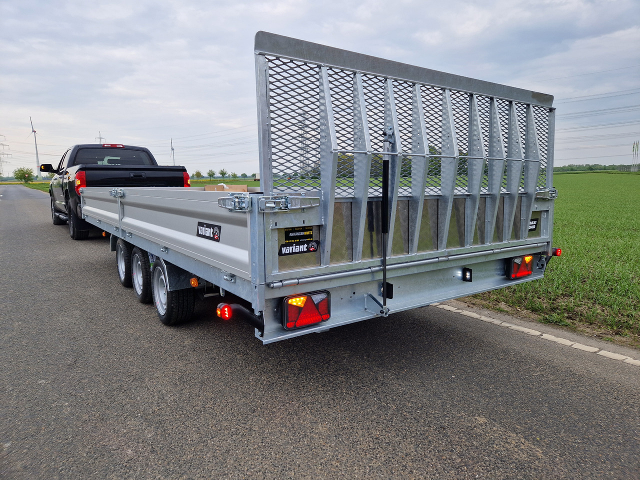 Variant Maschinentransporter 3553 UX Maxi Load LED Tridem Parabelfeder 3500kg Modell 2024 - Tipvogn påhængsvogn: billede 3 Variant Maschinentransporter 3553 UX Maxi Load LED Tridem Parabelfeder 3500kg Modell 2024 - Tipvogn påhængsvogn: billede 3