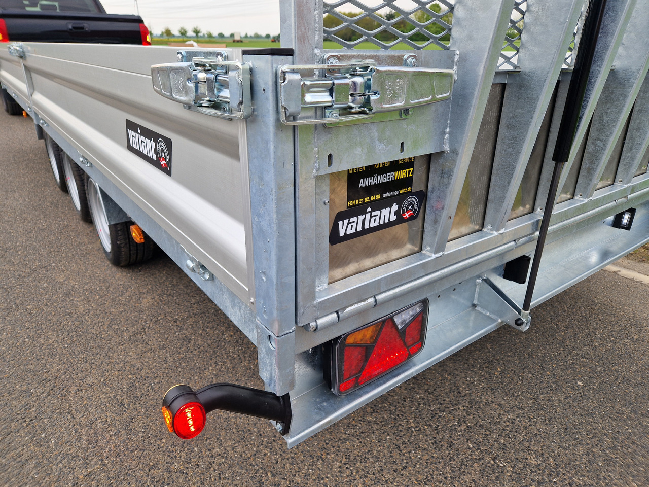 Variant Maschinentransporter 3553 UX Maxi Load LED Tridem Parabelfeder 3500kg Modell 2024 - Tipvogn påhængsvogn: billede 4 Variant Maschinentransporter 3553 UX Maxi Load LED Tridem Parabelfeder 3500kg Modell 2024 - Tipvogn påhængsvogn: billede 4