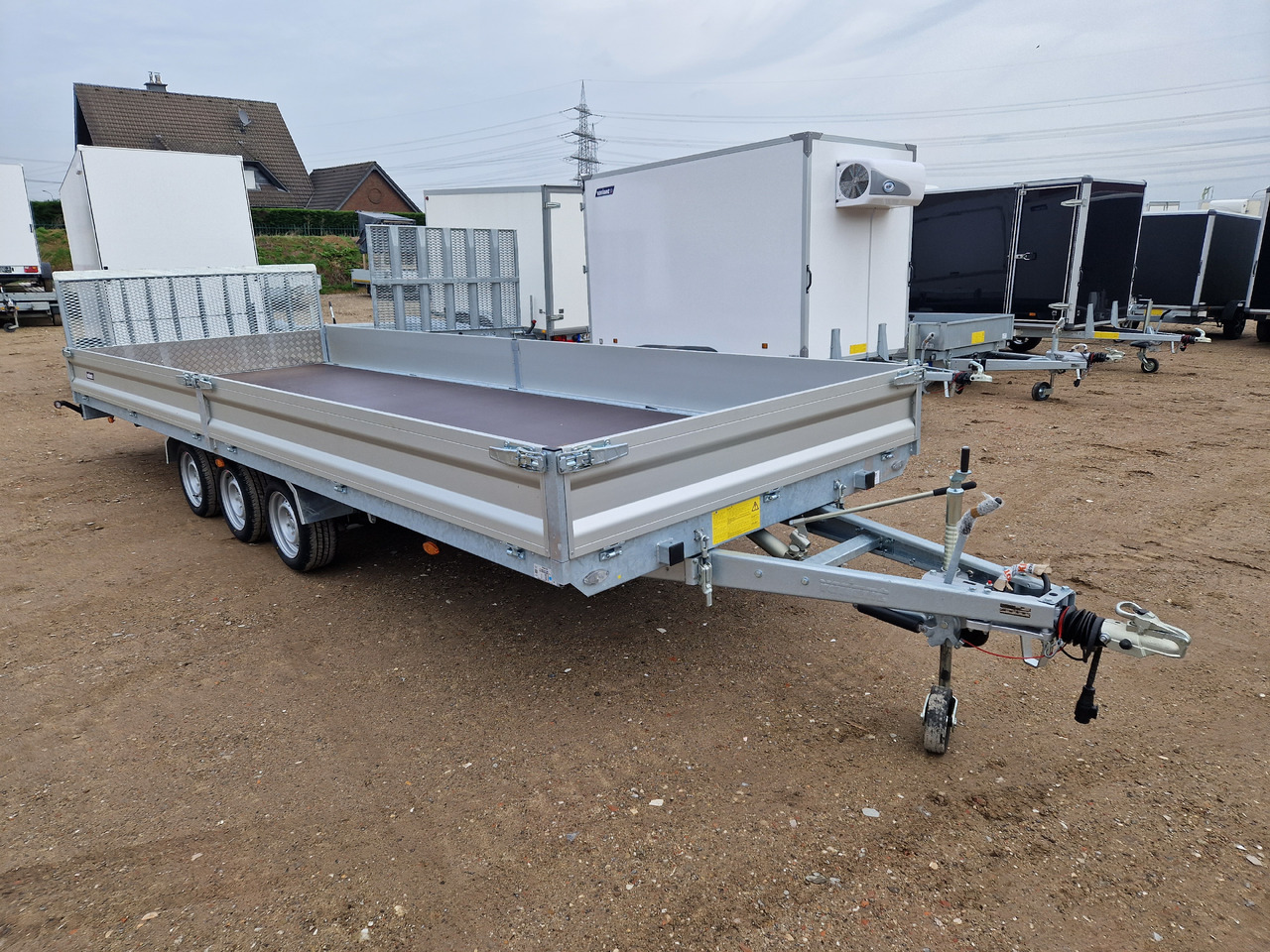 Variant Maschinentransporter 3563 UX Maxi Load 620x210x30cm LED Tridem Parabelfeder 3500kg Modell 24 - Maskintrailer: billede 5 Variant Maschinentransporter 3563 UX Maxi Load 620x210x30cm LED Tridem Parabelfeder 3500kg Modell 24 - Maskintrailer: billede 5